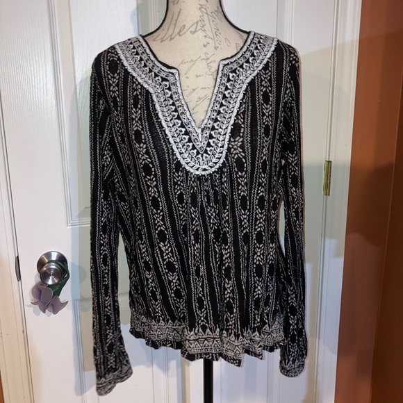 Lucky Brand Embroidered Long Sleeve Top Black White Large - Picture 2 of 9